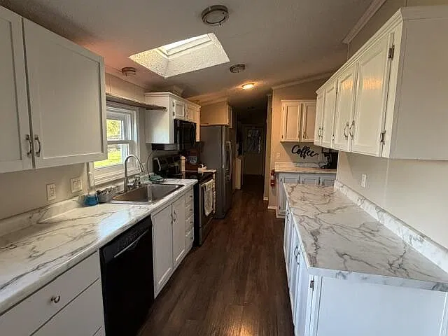 3 bed, 1568 sqft, $180,000 — Photo 3