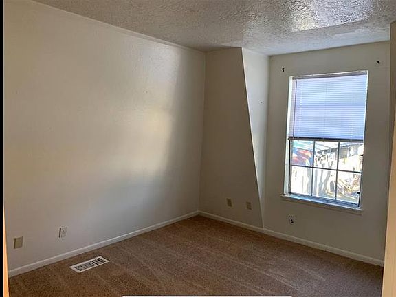 4th image of 220 S Pruett St #220