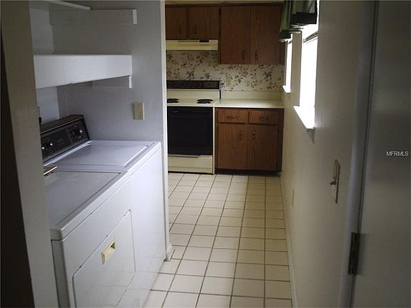 4th image of 19823 Gulf Blvd APT 40