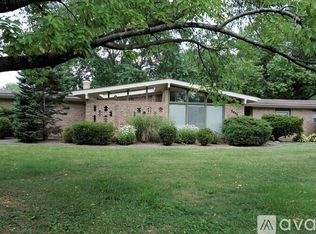 6608 Sunset Ln, Indianapolis, IN 46260