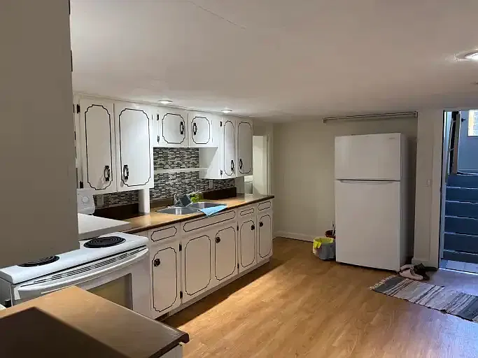 2 bed, 1.0 bath, 935 sqft, $1,400 — Photo 2