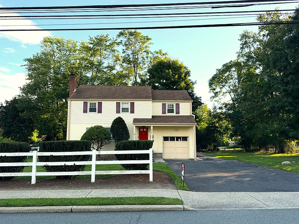 225 Hillside Ave