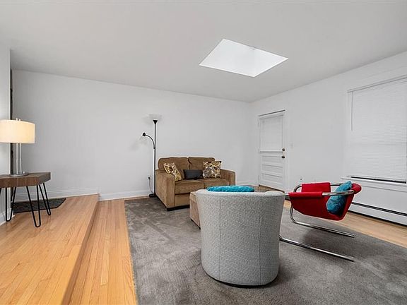 4th image of 215 Green St APT 5