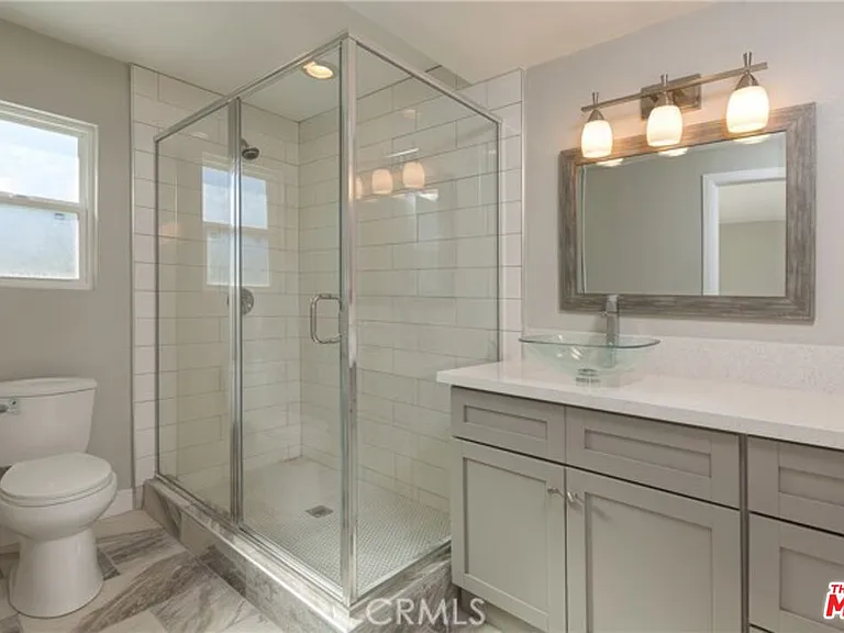 20716 Nashville St — Photo 7