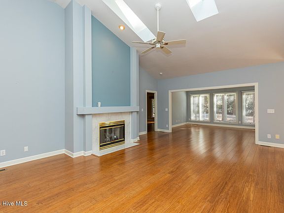 5th image of 2 Westchester Place