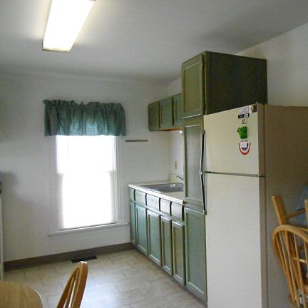 4th image of 291 Poplar St