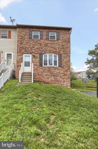 31 Mall Rd, Etters, PA, 17319