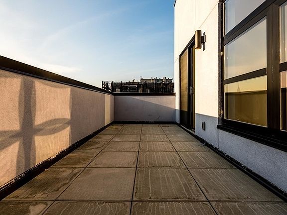 3rd image of 555 Graham Ave #3E