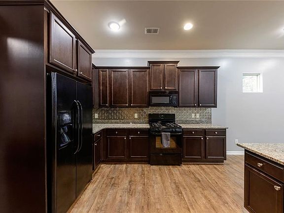 3rd image of 21 Copeland Ln