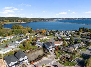 284 Seafield Rd, Colwood, BC V9C3G7