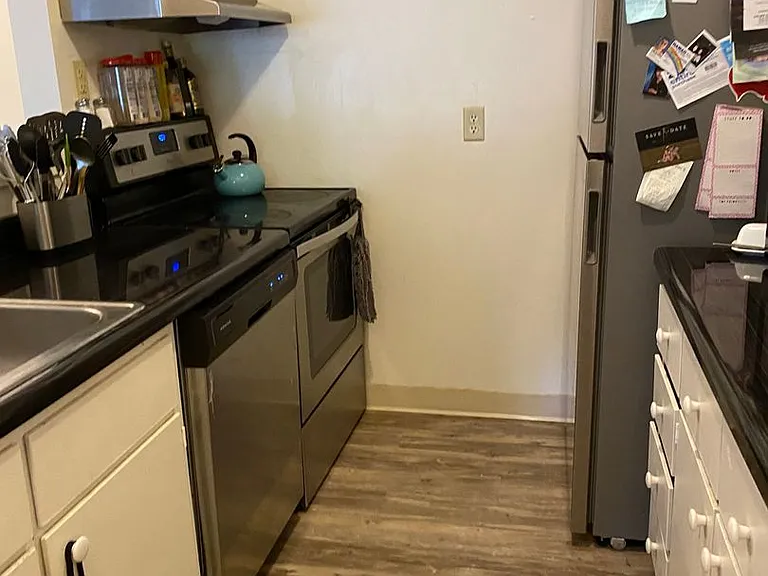 University Park Apartments near Cornell University — Photo 395