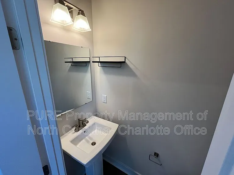 4730 Chastain Ave — Photo 10