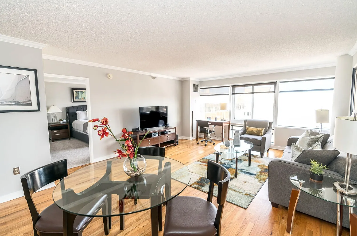 1 bed, 1.0 bath, 721 sqft, $3,721 — Photo 2