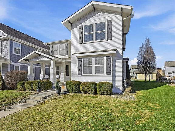 3rd image of 3108 SW Pergola Park Dr