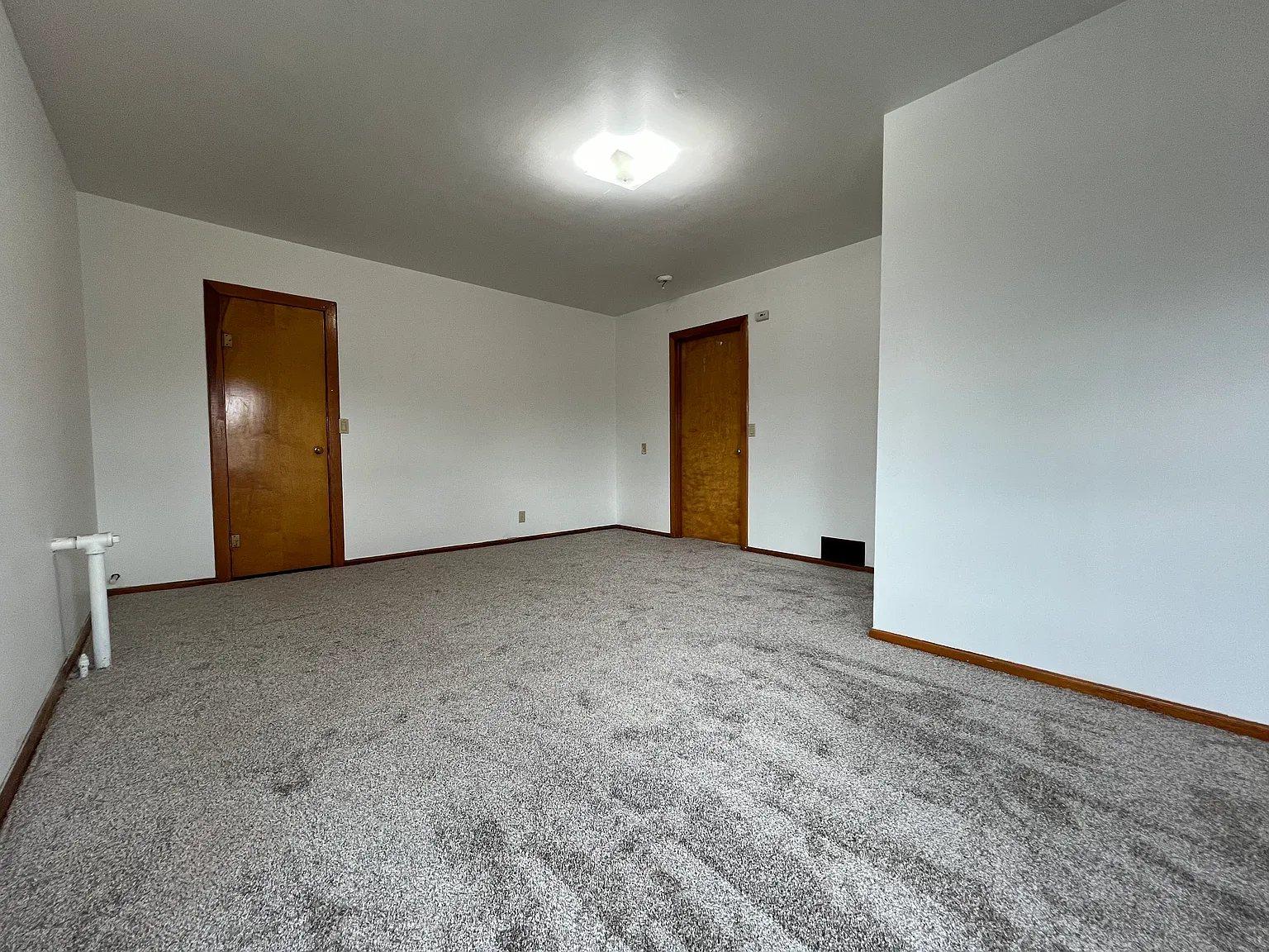 3 bed, 1000 sqft, $1,800 — Photo 4
