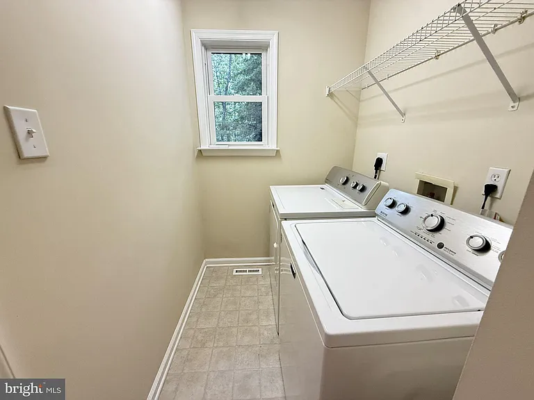 1234 Lakeview Dr — Photo 17