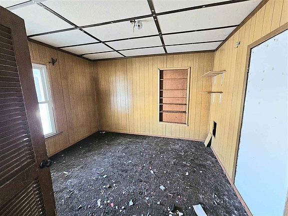 3rd image of 143 E School St