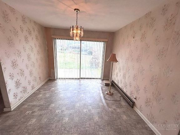 5th image of 3196 Westview Street