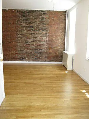 Rented by Tower Brokerage | media 21