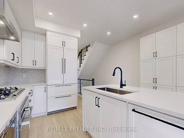 208 McRoberts Ave — Photo 11