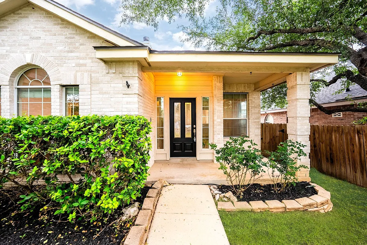 Building Photo - 22853 San Saba Blf