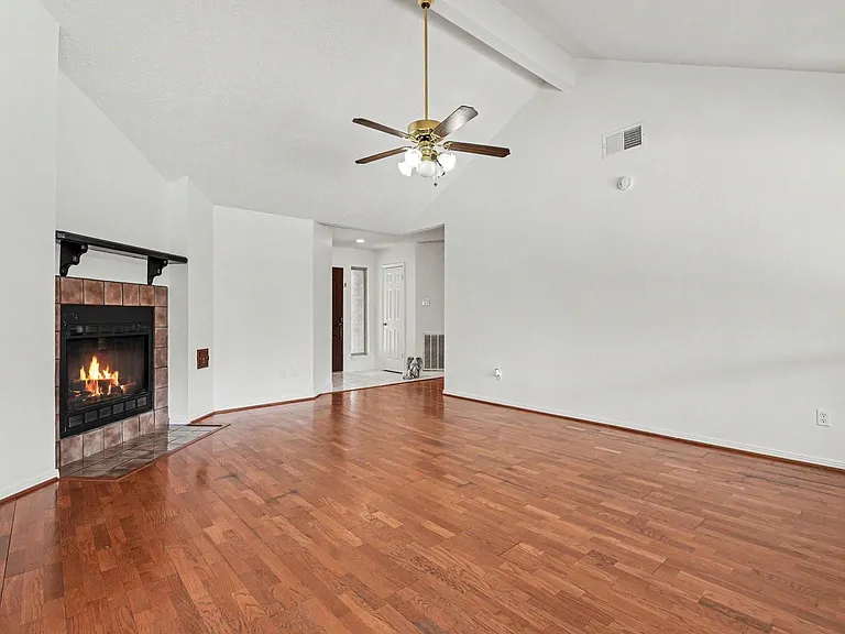 2909 Forest Hills Dr — Photo 7