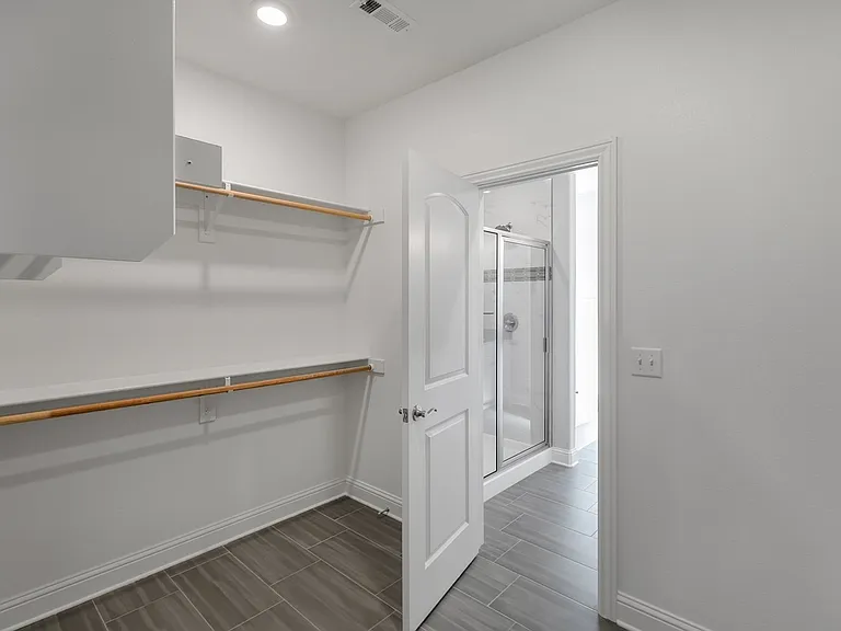500 Piper Ln — Photo 23