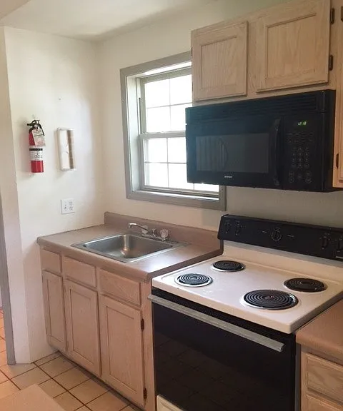 308 W Green St — Photo 11