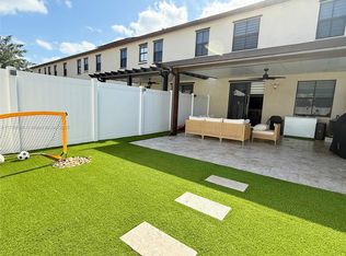 11061-11061 W 33rd Ct, Hialeah, FL 33018