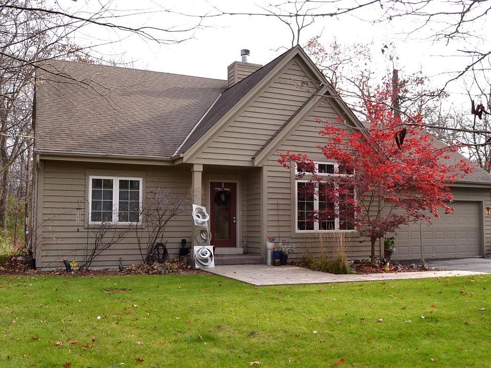 1st image of 1910 Woodland Dr