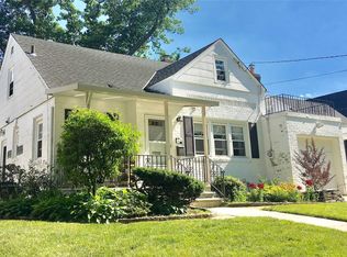 34 Ashland Ave, New Hyde Park, NY 11040