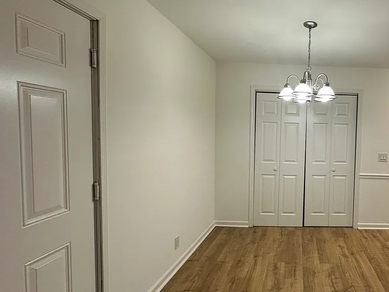 2905 Burch Ave #7 — Photo 5