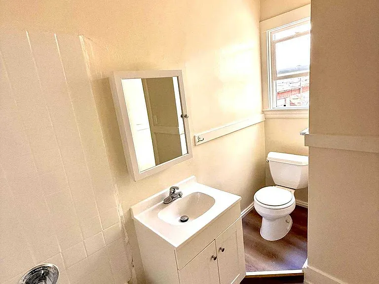 1661 Sacramento St #7 — Photo 6