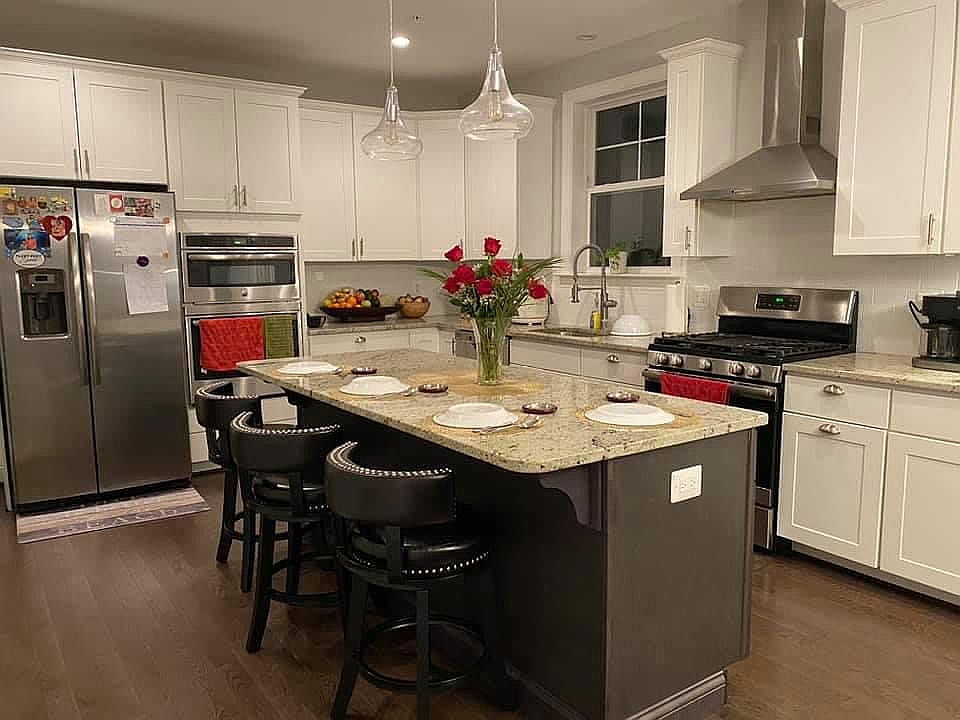 2nd image of 2411 Parker Ave