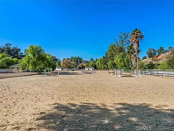 2nd image of 5547 Paradise Valley Rd #6