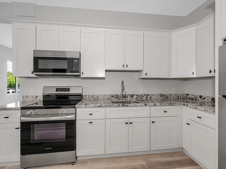 1 Lafayette Sq #204 — Photo 8