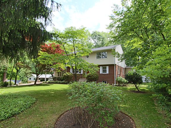 4th image of 3805 Pineland St