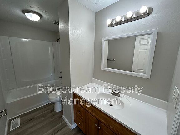 5th image of 323 Westerly Hills Dr