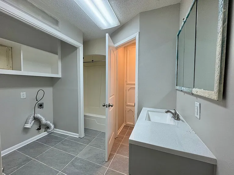 3901 Wood St — Photo 14
