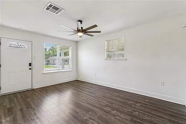 3 bed, 2.0 bath, 1203 sqft, $1,800 — Photo 4