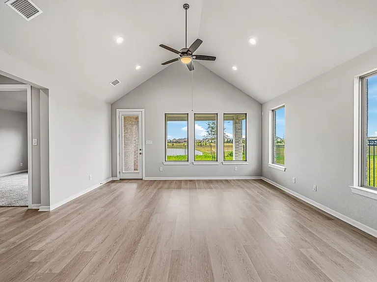 7623 Coral Lake Dr — Photo 20