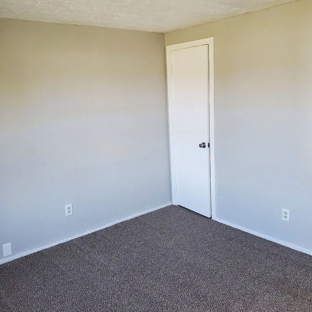 Building Photo - 2814 Cromwell Dr