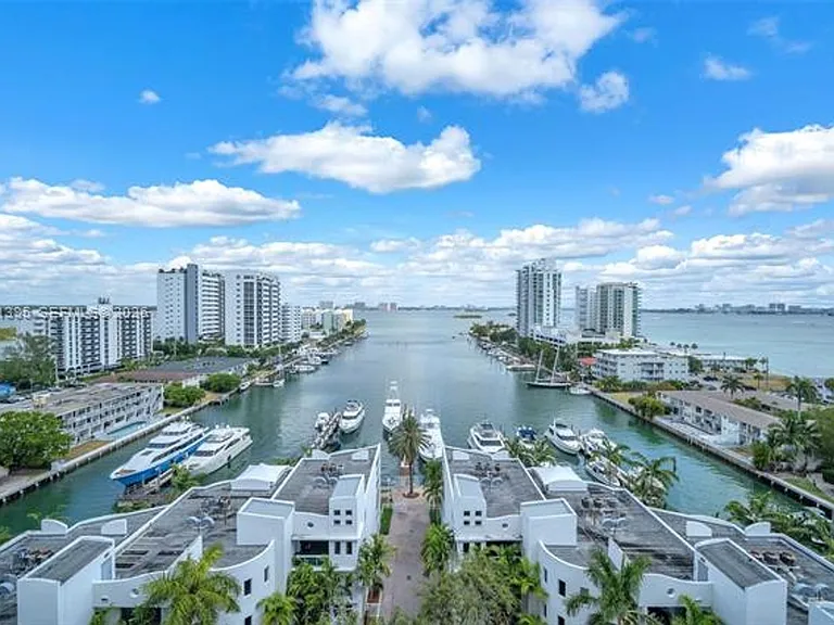 7900 Harbor Island Dr #1101 — Photo 17