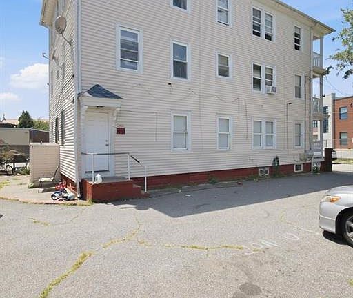 4th image of 17 Marietta St