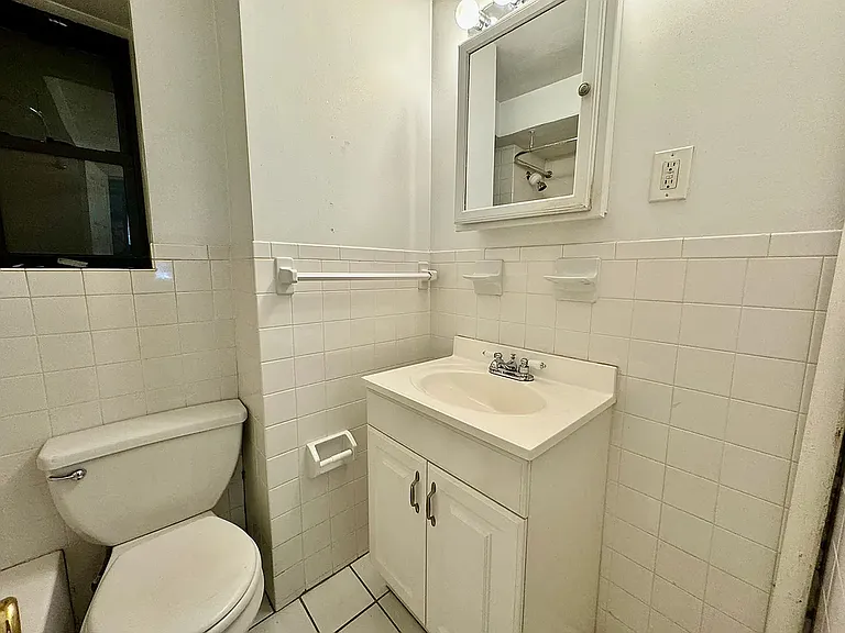200 W 82nd St #1W — Photo 5