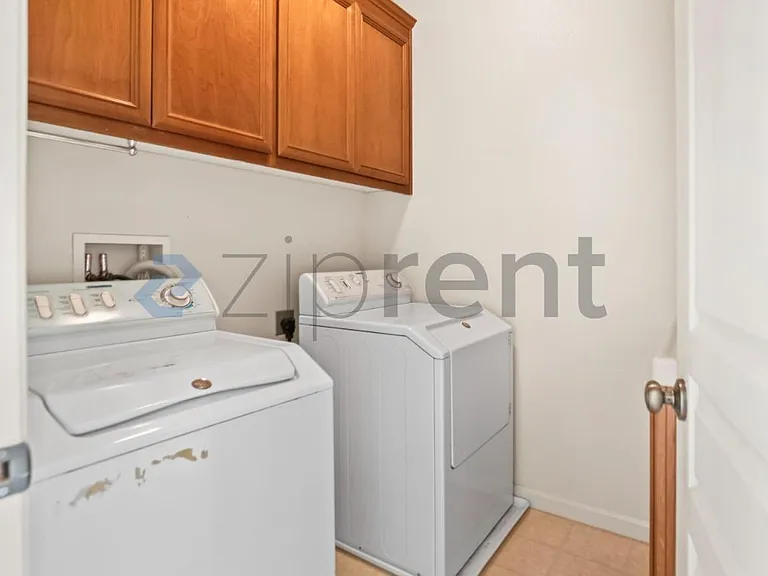 4541 Laird Cir — Photo 27