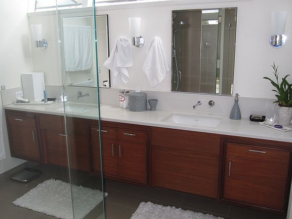 4th image of 4276 Shoreclub Dr