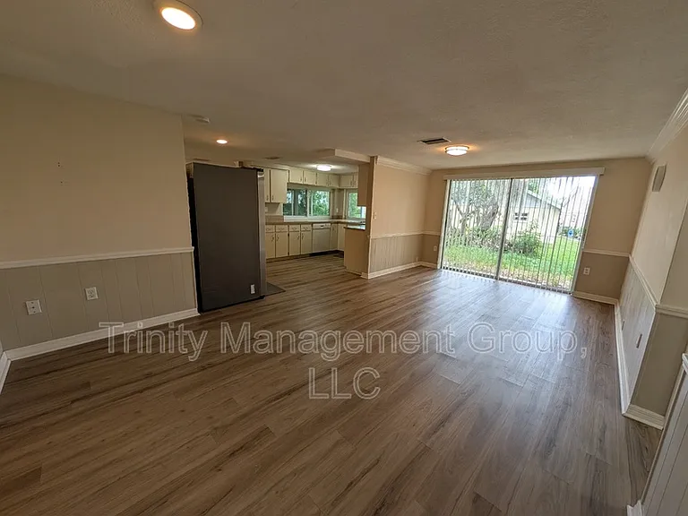 8605 Wagon Wheel Ln — Photo 6
