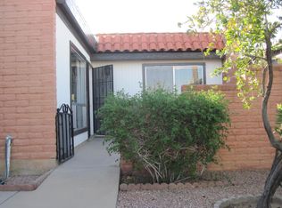 163 N Camino Del Varonil, Green Valley, AZ 85614