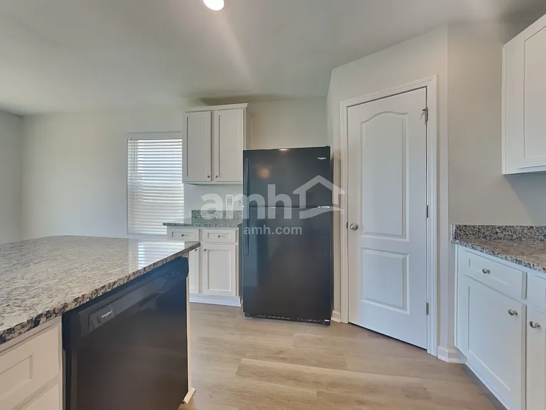 3026 Wingadee Dr — Photo 4